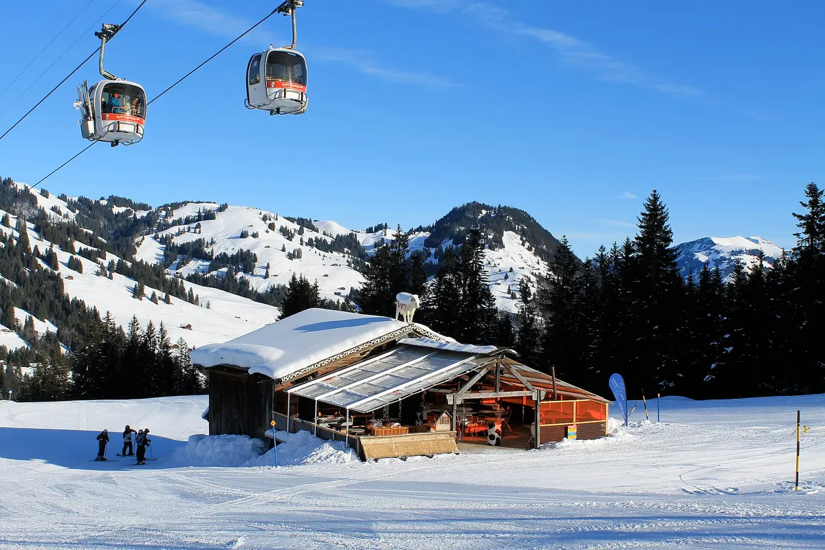 Schönried - Saanenmöser - Zweisimmen - St. Stephan ski resort