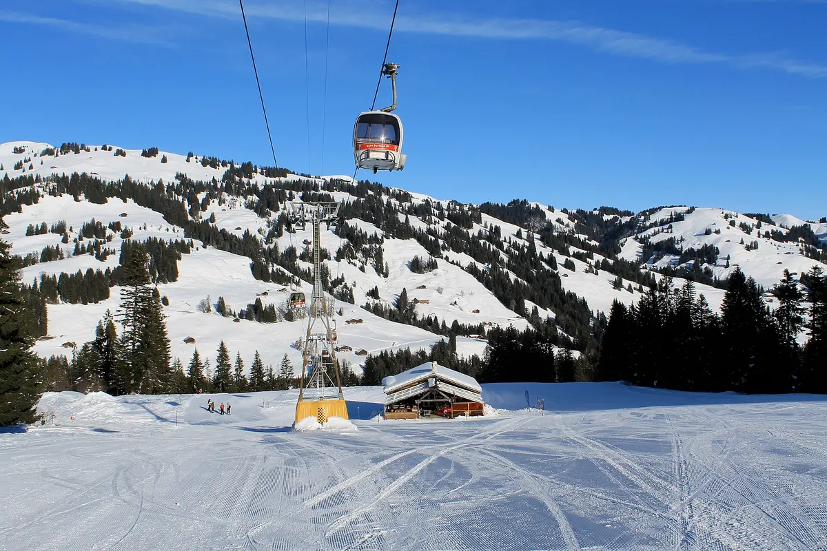Schönried - Saanenmöser - Zweisimmen - St. Stephan ski resort